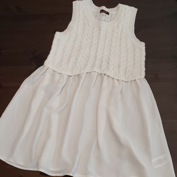 Ella Moss Other - Ellamoss girls off white sweater dress